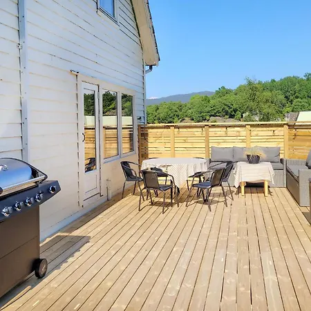 In With House Sea View 度假居 *