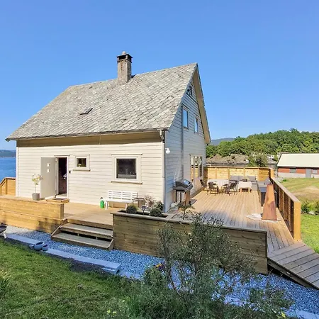 度假居 Awesome Home In Fitjar With House Sea View *