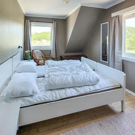 بيت للعطل In With House Sea View