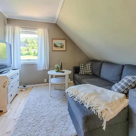 بيت للعطل In With House Sea View Fitjar